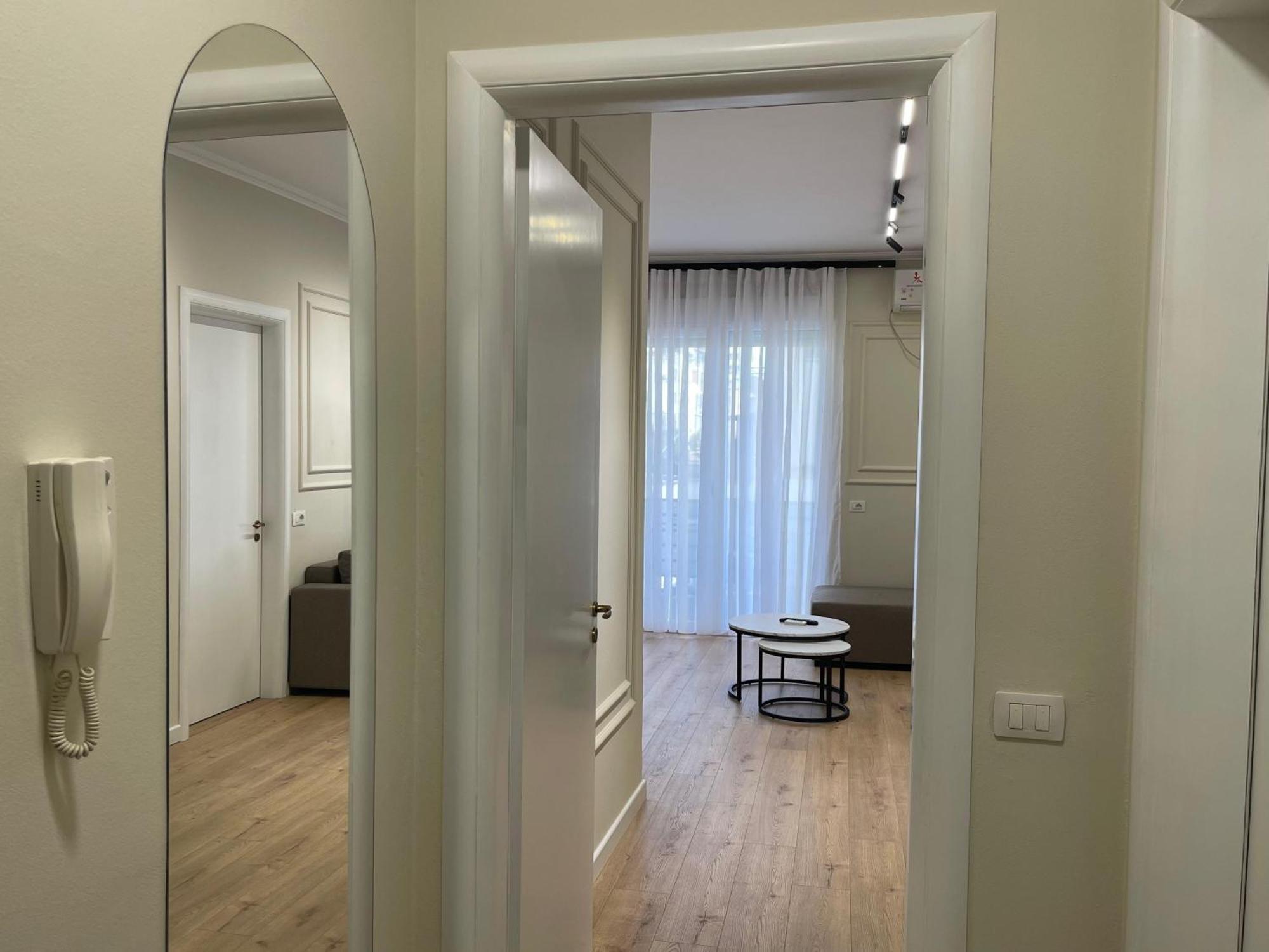 Gem In The Heart Of Tirana Apartment Bagian luar foto