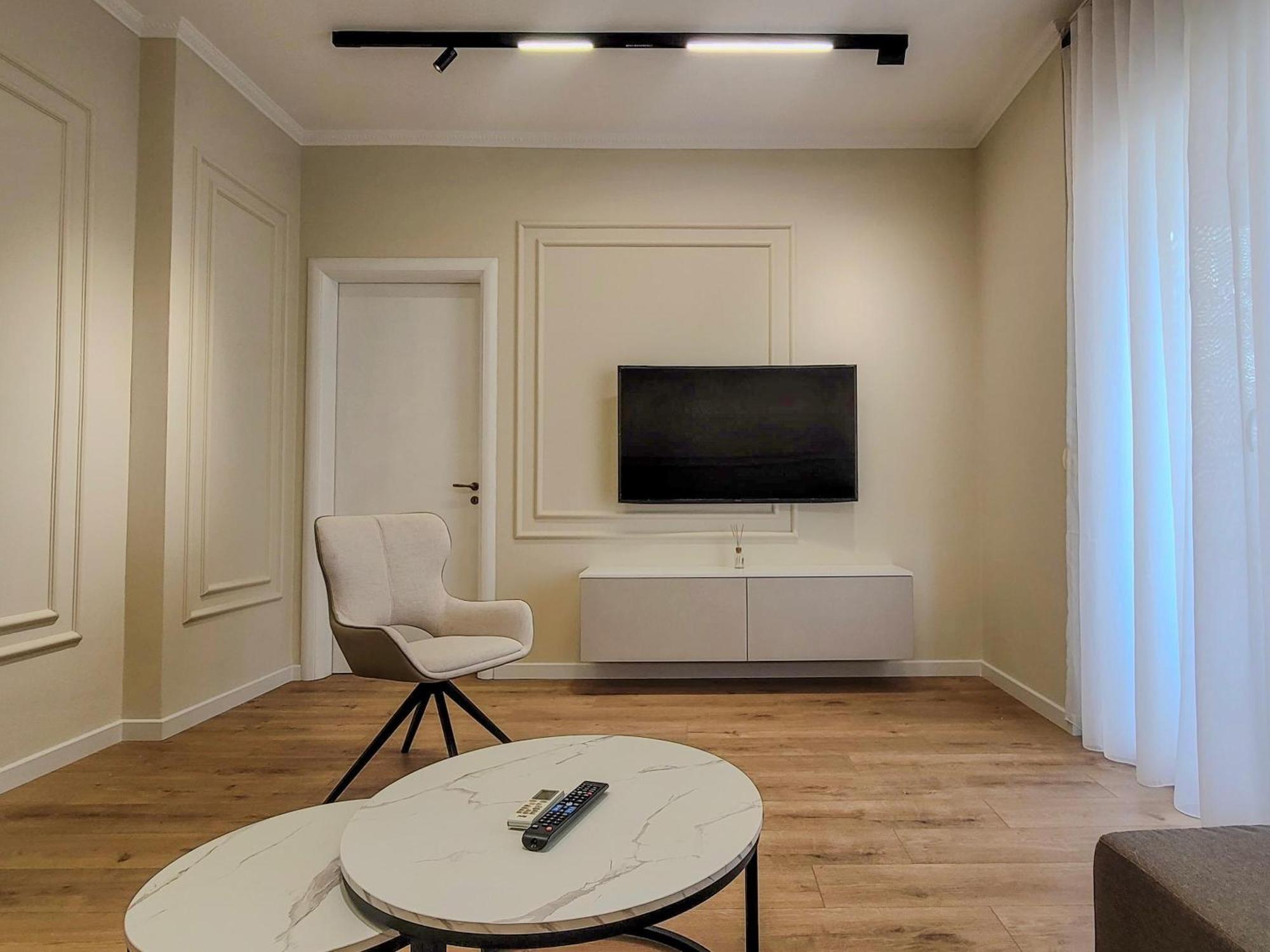 Gem In The Heart Of Tirana Apartment Bagian luar foto