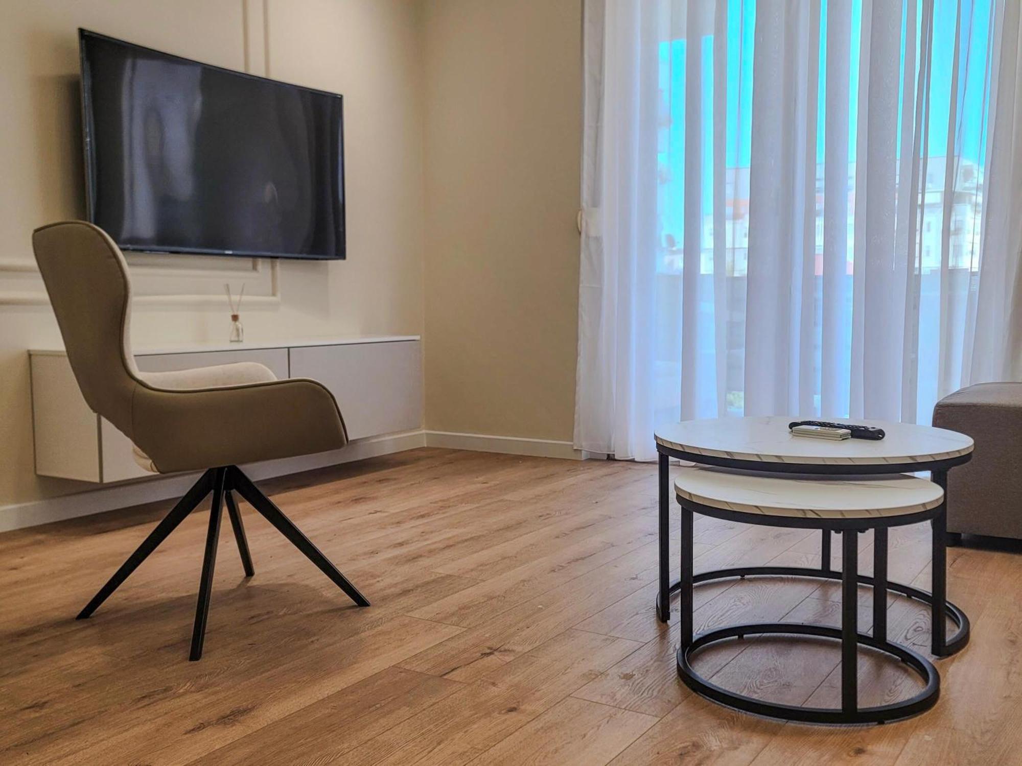 Gem In The Heart Of Tirana Apartment Bagian luar foto