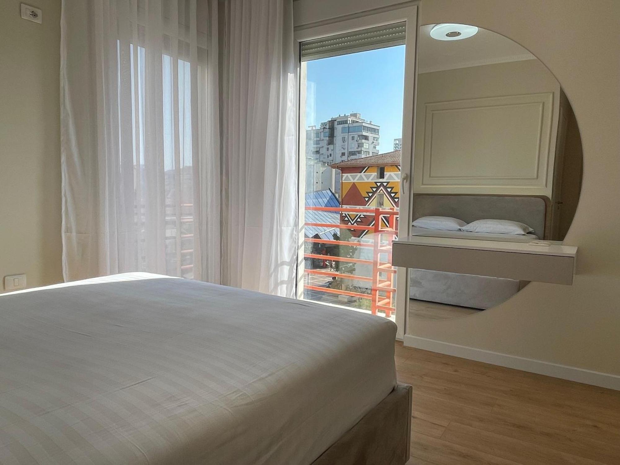 Gem In The Heart Of Tirana Apartment Bagian luar foto